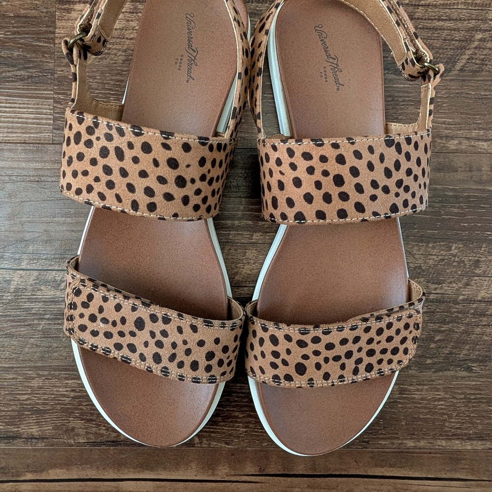 Universal Thread Sandals - Picture 3 of 4
